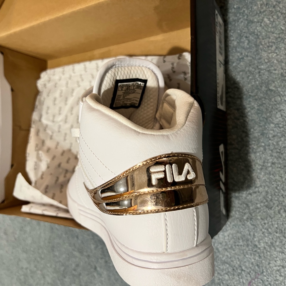FILA girls size 6 or women size 7.5 to 8 white white with rose gold detail.